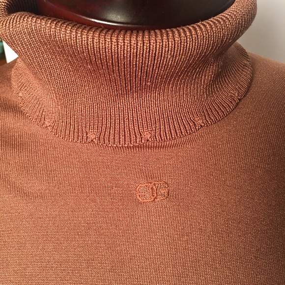 GIVENCHY • Long Sleeve Turtleneck Vintage Pullover - Picture 3 of 14